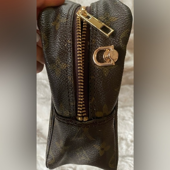 Authentic Louis Vuitton French Trousse Toilette 28 Converted to Crossbody Purse - Picture 5 of 9